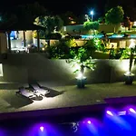 Ana Villa *