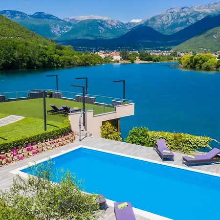 Ana * Mostar