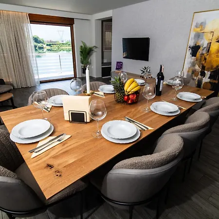 آنا فيلة موستار